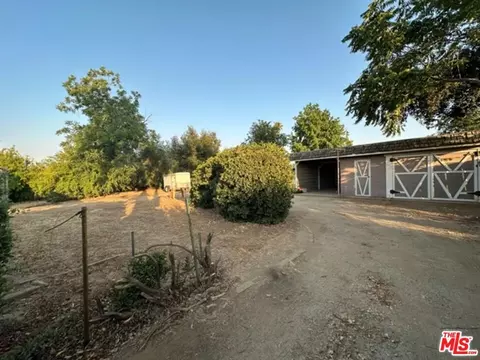 499 E 12th St, Beaumont, CA 92223 photo 3