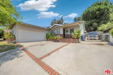 733 Crescent Dr, Monrovia, CA 91016