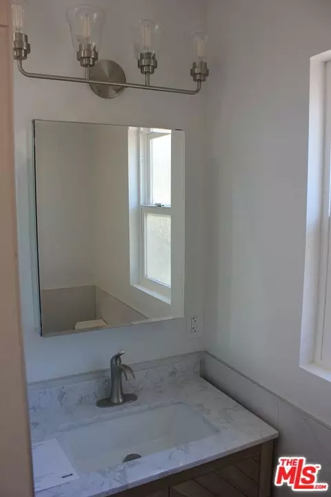 Bath - 1917 Colonia Pl, Camarillo, CA 93010 photo 3 of 4