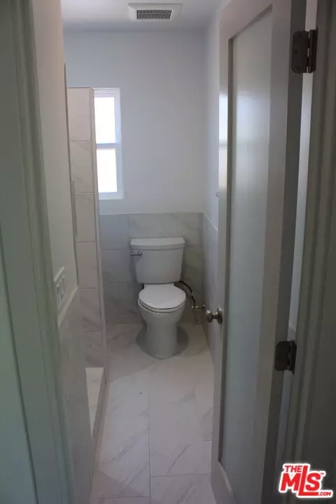 Bath - 1917 Colonia Pl, Camarillo, CA 93010 photo 1 of 4