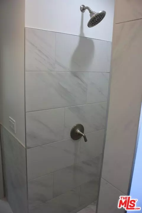 Bath - 1917 Colonia Pl, Camarillo, CA 93010 photo 2 of 4