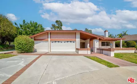 2416 Pinecrest Ct, Fullerton, CA 92835