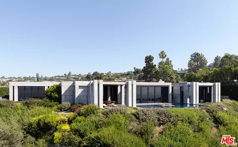 410 Trousdale Pl, Beverly Hills, CA 90210