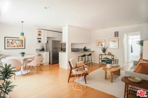 1930 N Vermont Ave #207, Los Angeles, CA 90027