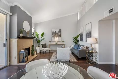 5325 Newcastle Ave #327, Encino, CA 91316