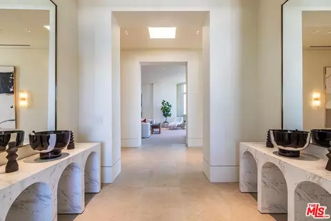 455 N Palm Dr #PH, Beverly Hills, CA 90210