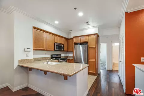 Kitchen - 500 N Willowbrook Ave #M6, Compton, CA 90220 photo 1 of 3