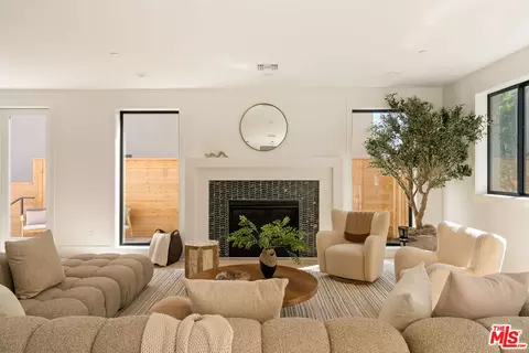 1615 N Coronado St, Los Angeles, CA 90026
