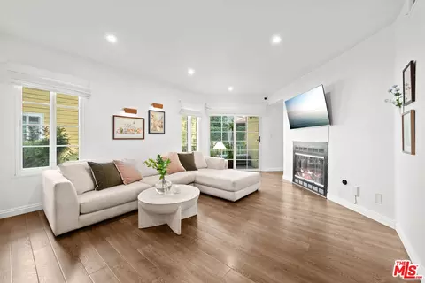 6626 Clybourn Ave #149, North Hollywood, CA 91606