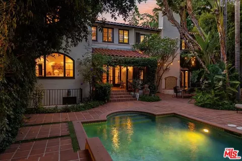7040 Hillside Ave, Los Angeles, CA 90068