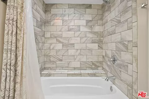 Bath - 42608 Remora St, Temecula, CA 92592 photo 6 of 9
