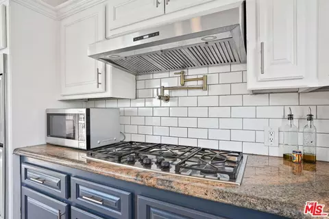 Kitchen - 42608 Remora St, Temecula, CA 92592 photo 4 of 6