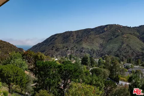 1774 Palisades Dr, Pacific Palisades, CA 90272