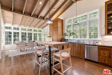 459 S Bentley Ave, Los Angeles, CA 90049