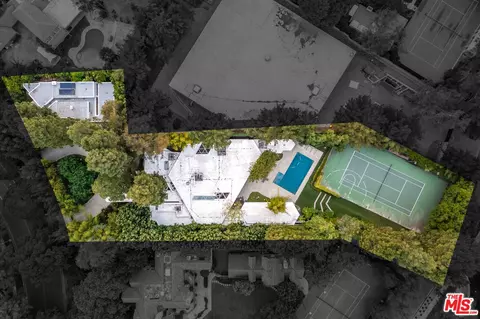 1010 N Rexford Dr, Beverly Hills, CA 90210