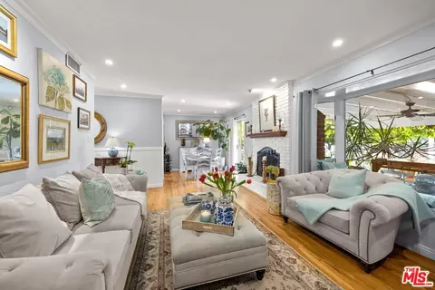 6432 Petit Ave, Lake Balboa, CA 91406