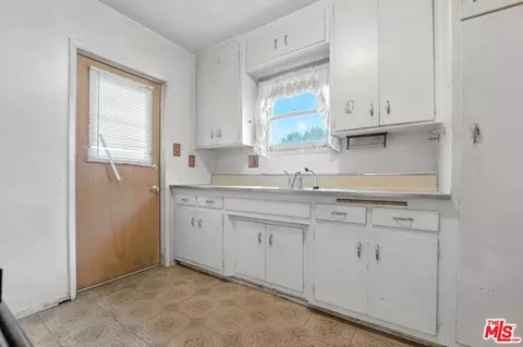 Kitchen - 8753 Vans St, Paramount, CA 90723 photo 2 of 3