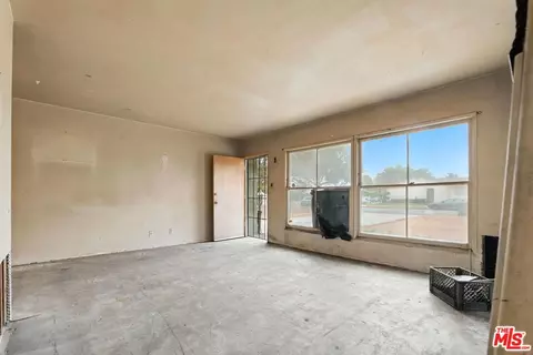 Living - 8753 Vans St, Paramount, CA 90723 photo 3 of 4