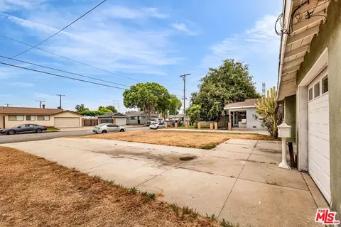 Exterior - 8753 Vans St, Paramount, CA 90723 photo 4 of 10