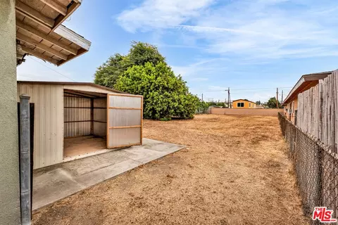 Exterior - 8753 Vans St, Paramount, CA 90723 photo 5 of 10