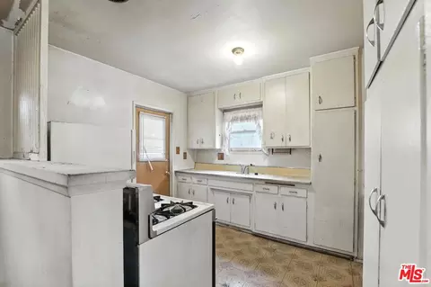 Kitchen - 8753 Vans St, Paramount, CA 90723 photo 1 of 3