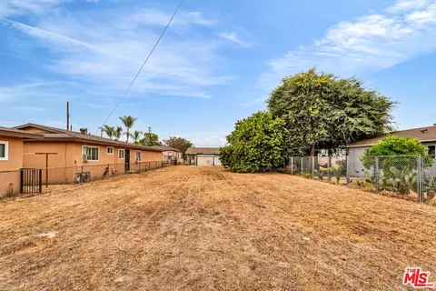 Exterior - 8753 Vans St, Paramount, CA 90723 photo 8 of 10