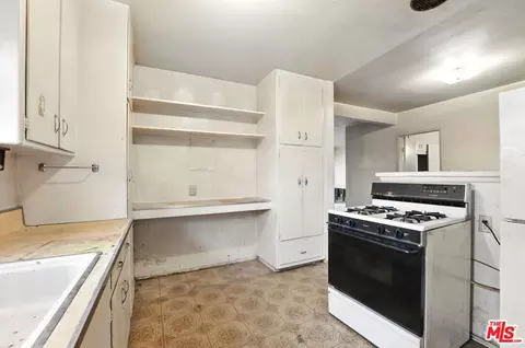 Kitchen - 8753 Vans St, Paramount, CA 90723 photo 3 of 3