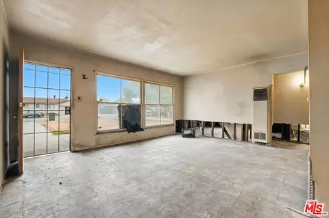 Living - 8753 Vans St, Paramount, CA 90723 photo 4 of 4