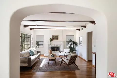 331 N Sweetzer Ave, Los Angeles, CA 90048