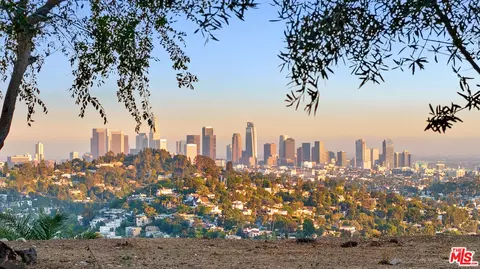 3775 Amesbury Rd, Los Angeles, CA 90027