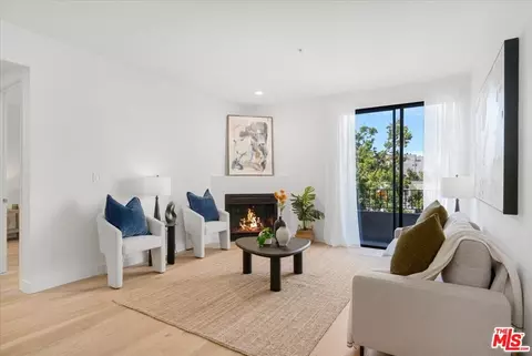 625 S Berendo St #212, Los Angeles, CA 90005