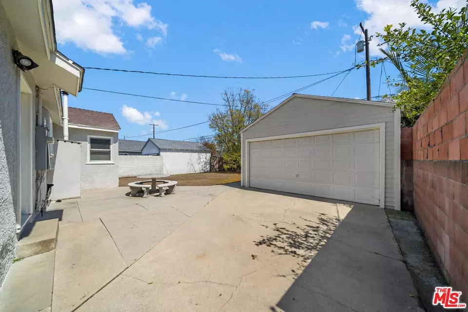 Exterior - 6112 Bonfair Ave, Lakewood, CA 90712 photo 3 of 3