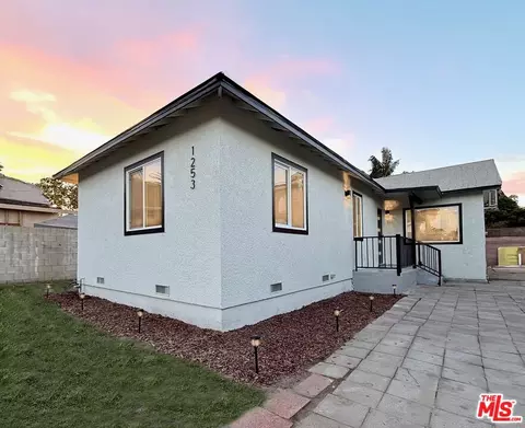 1253 W 61st St, Los Angeles, CA 90044