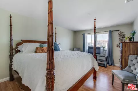 Bedroom - 14844 Rosetown Ave, Fontana, CA 92336 photo 3 of 4
