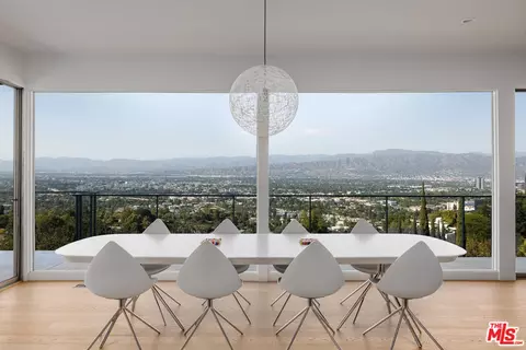 3268 Wrightwood Dr, Studio City, CA 91604
