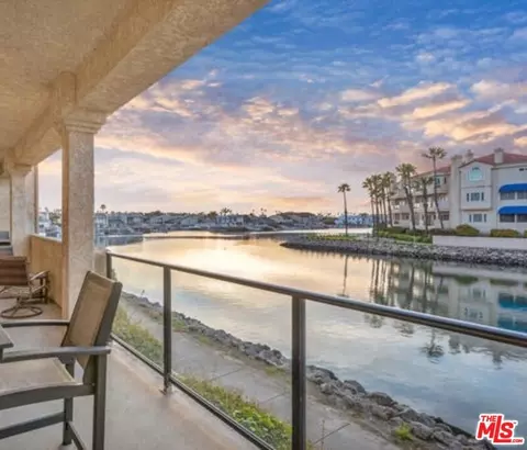 4241 Harbour Island Ln, Oxnard, CA 93035 photo 4