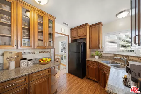 2420 Roycroft Ave, Long Beach, CA 90815 photo 5