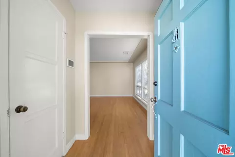 2420 Roycroft Ave, Long Beach, CA 90815 photo 2