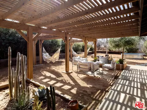 Exterior - 56357 Tamarisk Pl, Yucca Valley, CA 92284 photo 7 of 8