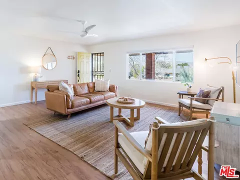 Living - 56357 Tamarisk Pl, Yucca Valley, CA 92284 photo 2 of 4