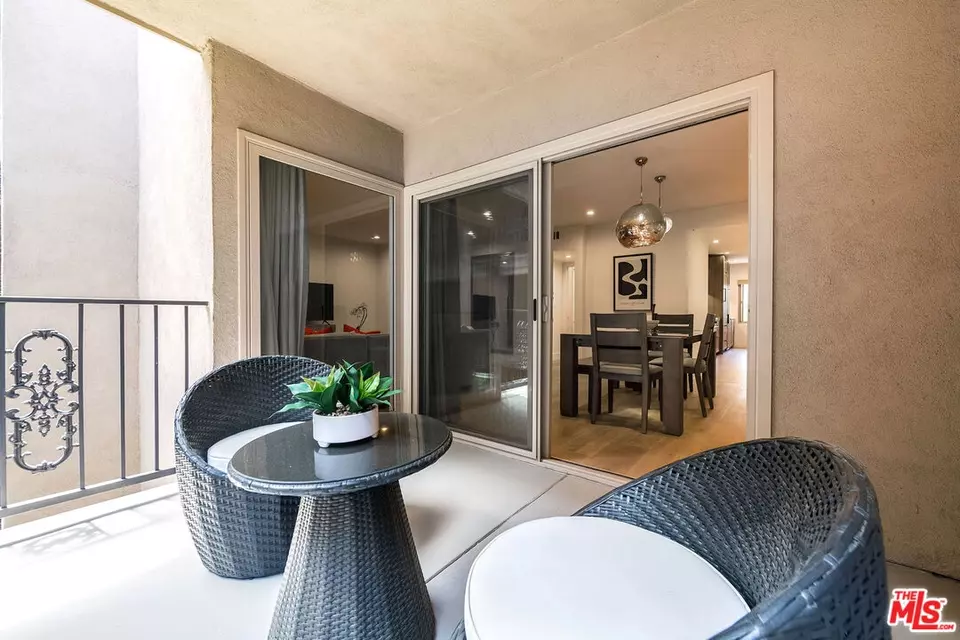 Other - 439 N Doheny Dr #204, Beverly Hills, CA 90210 photo 2 of 8