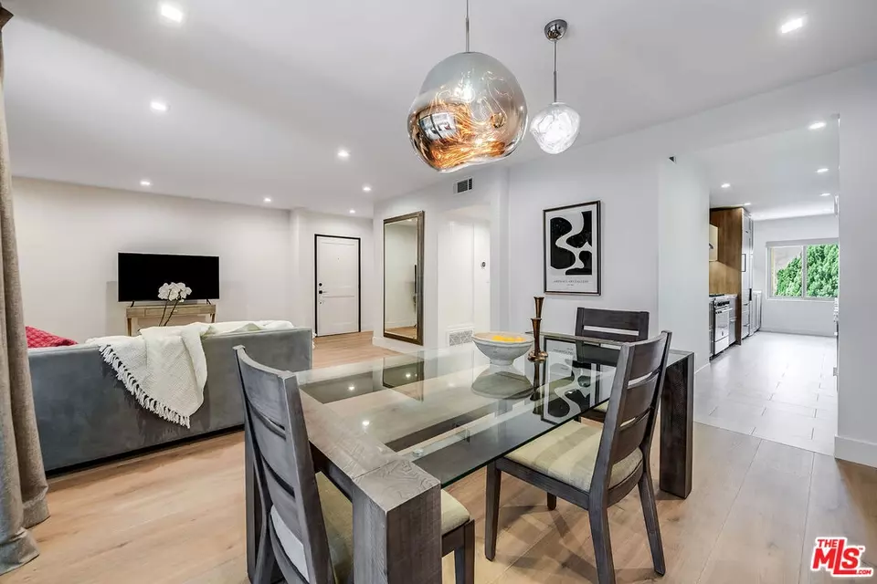 Dining - 439 N Doheny Dr #204, Beverly Hills, CA 90210 photo 2 of 2