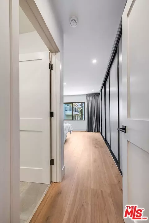Entry Way - 439 N Doheny Dr #204, Beverly Hills, CA 90210 photo 1 of 1