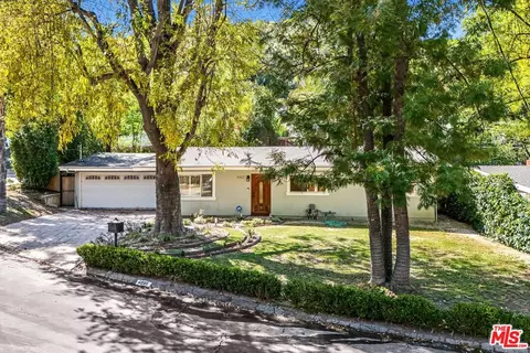 4801 Excelente Dr, Woodland Hills, CA 91364