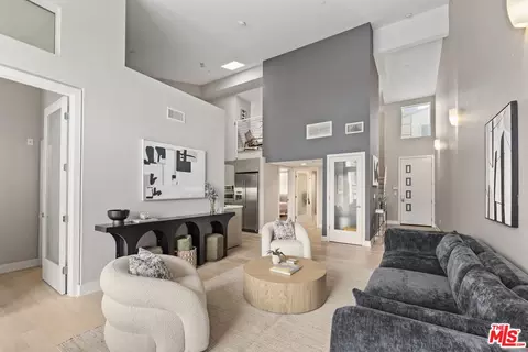 600 S Ridgeley Dr #PH11, Los Angeles, CA 90036