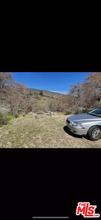 30281 Starland Dr, Tehachapi, CA 93561 photo 2