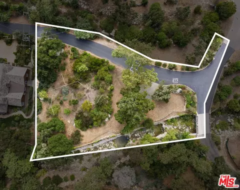 1790 Glen Oaks Dr, Santa Barbara, CA 93108