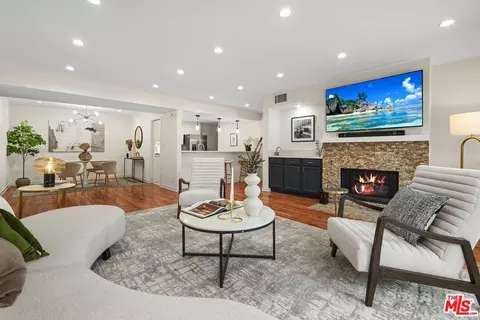 5440 Lindley Ave #208, Encino, CA 91316