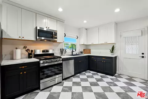 Kitchen - 6627 Western Ave, Riverside, CA 92505 photo 3 of 3