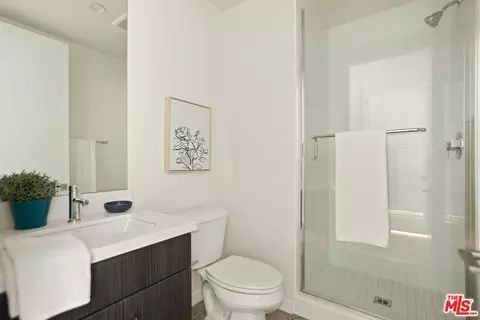 14111 W Monroe Pl, Van Nuys, CA 91405 photo 8